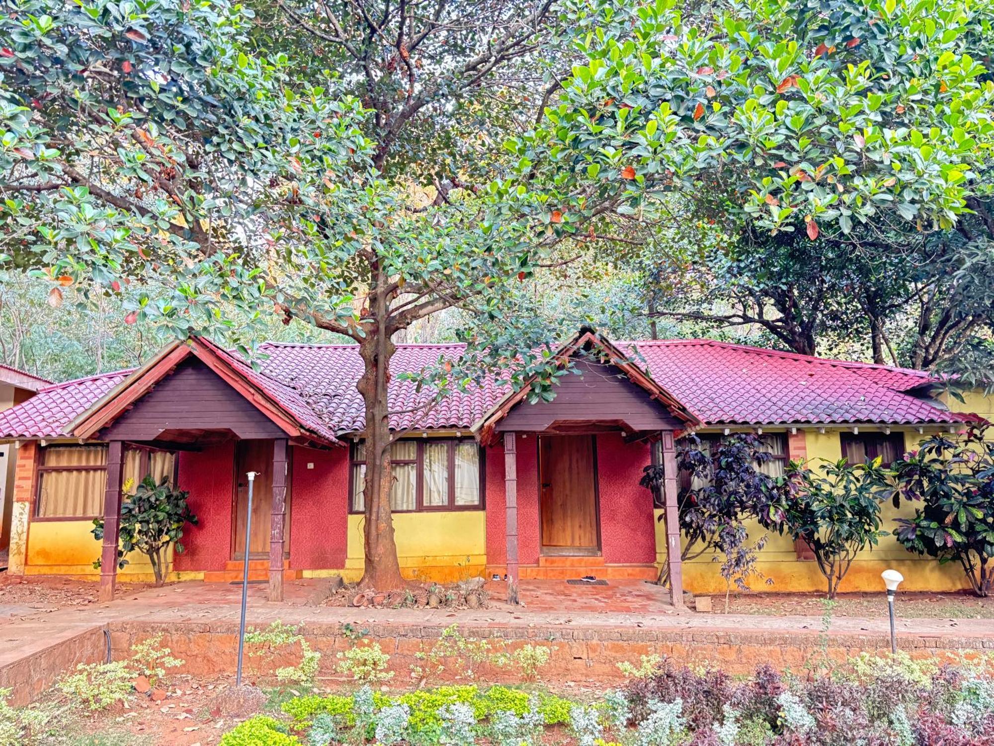 Zeenath Taj Gardens Yelagiri Extérieur photo